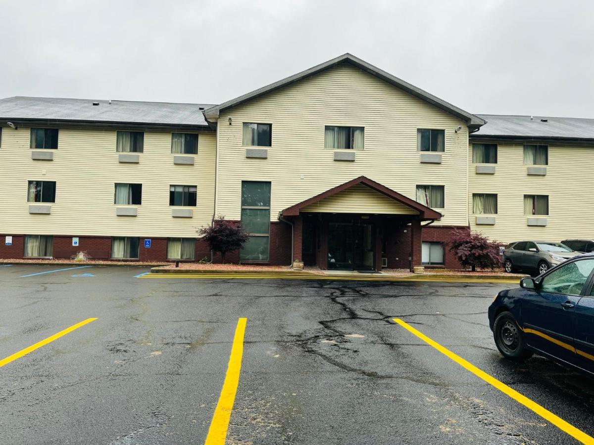 Rodeway Inn Уайтхолл Экстерьер фото
