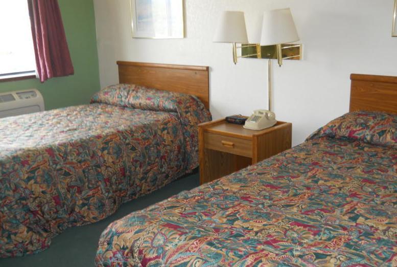 Rodeway Inn Уайтхолл Номер фото